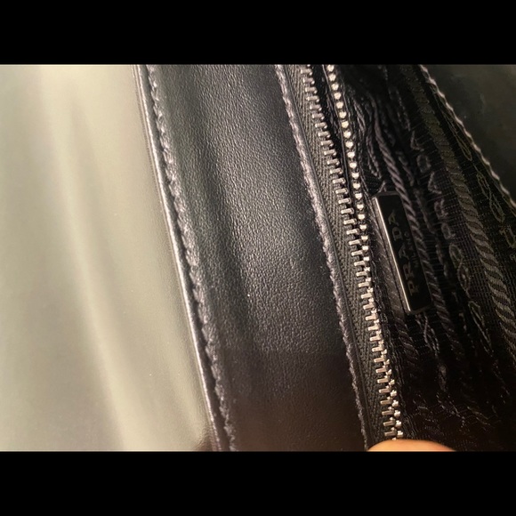 Prada shoulder bag or crossbody - Picture 6 of 11